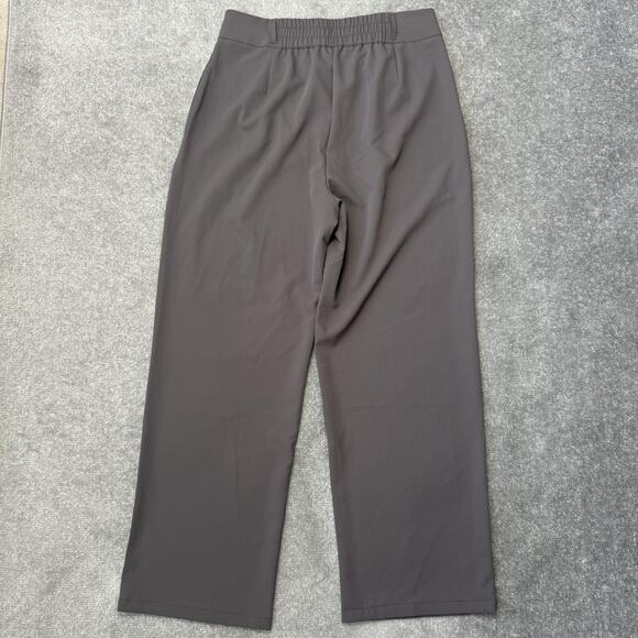 HALARA Straight Leg- mushroom color.
Button closure.
Very light weight. - Picture 11 of 16